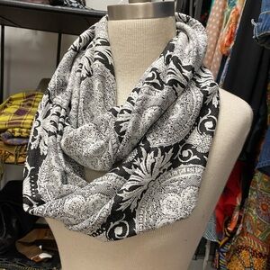 Black and white bohemian print scarf